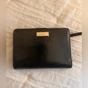 Kate Spade New York Tellie Bixby Place Black Bifold Wallet Patent Leather